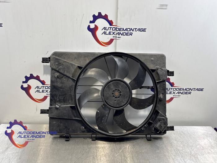 Usagé Ventilateur radiateur Opel Zafira Tourer (P12) 2.0 CDTI 16V 130 Ecotec Prix sur demande proposé par Alexander Autodemontage