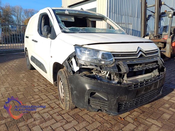 Motor van een Citroën Berlingo 1.5 BlueHDi 100 2021