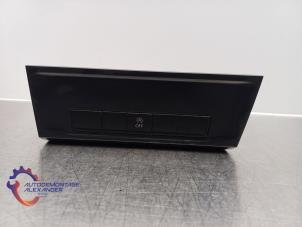 Usagé Elément tableau de bord Volkswagen Caddy Combi IV 2.0 TDI 102 Prix sur demande proposé par Alexander Autodemontage