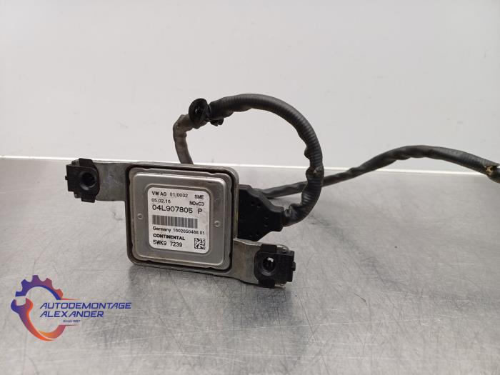 Lambda probe from a Volkswagen Caddy Combi IV 2.0 TDI 102 2016