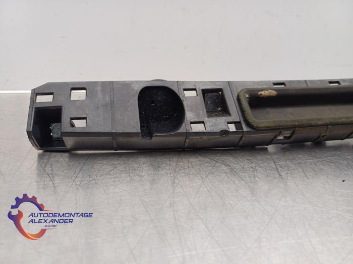 Tailgate handle Volvo V40 1.6 D2 - 31386845