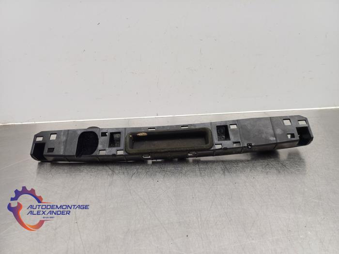 Tailgate handle Volvo V40 1.6 D2 - 31386845