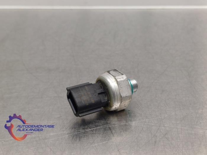 Begagnade Trycksensor, luftkonditionering Renault Clio IV (5R) 0.9 Energy TCE 90 12V Pris på förfrågan erbjuds av Alexander Autodemontage