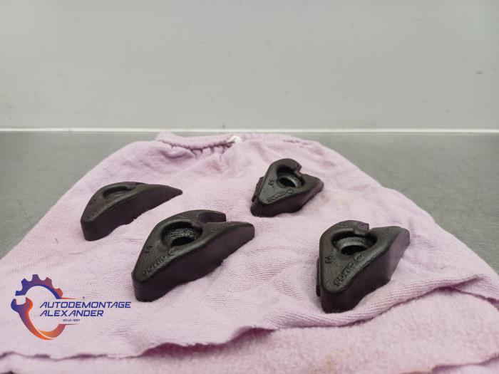 Fuel injector clamp holder