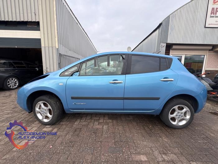 Usados Ventanilla triangular izquierda delante Nissan Leaf (ZE0) Leaf Precio € 129,99 IVA incluido ofrecido por Alexander Autodemontage