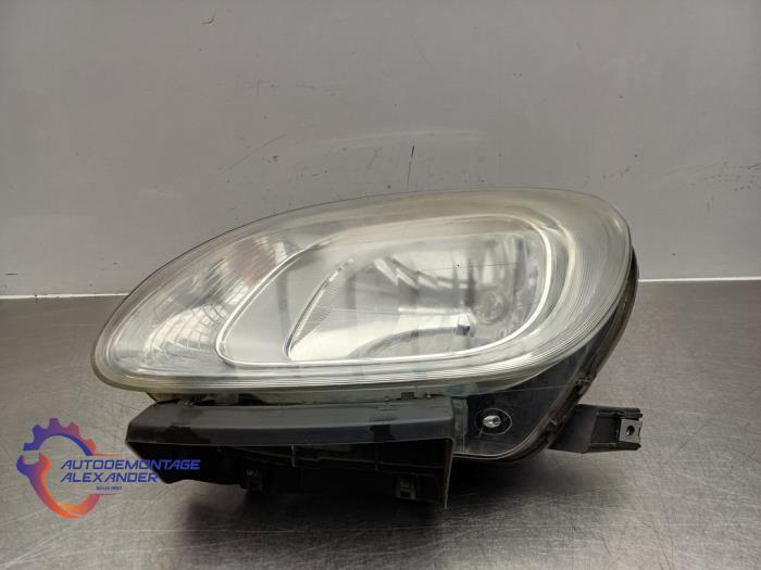 Używane Reflektor lewy Fiat Panda (312) 0.9 TwinAir 65 Cena € 45,00 Procedura marży oferowane przez Alexander Autodemontage