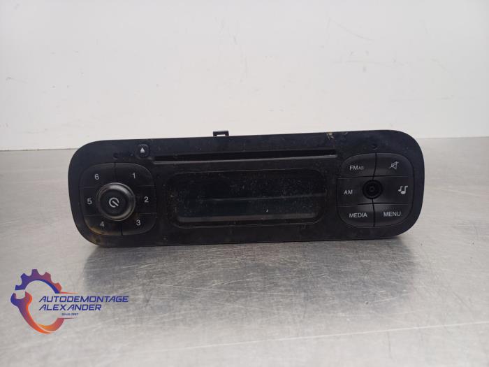 Używane Radioodtwarzacz CD Fiat Panda (312) 0.9 TwinAir 65 Cena € 74,99 Procedura marży oferowane przez Alexander Autodemontage