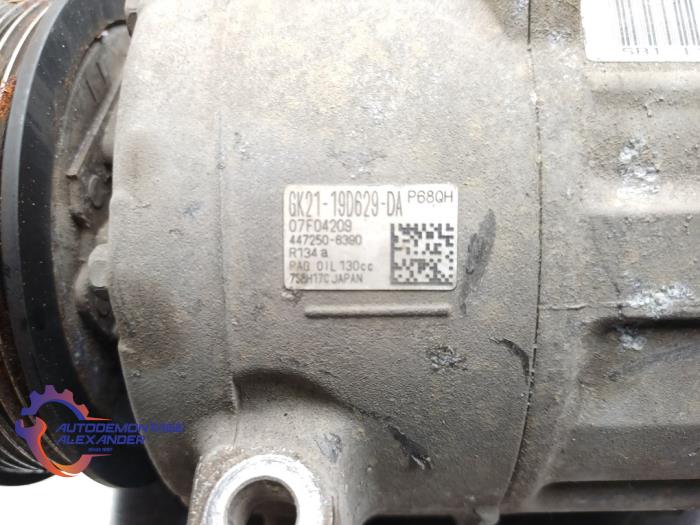 Compresseur de clim d'un Ford Transit Custom 2.0 TDCi 16V Eco Blue 129 2023