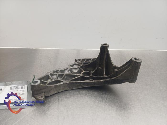 Used Engine mount Volkswagen Polo V (6R) 1.6 TDI 16V 75 Price on request offered by Alexander Autodemontage