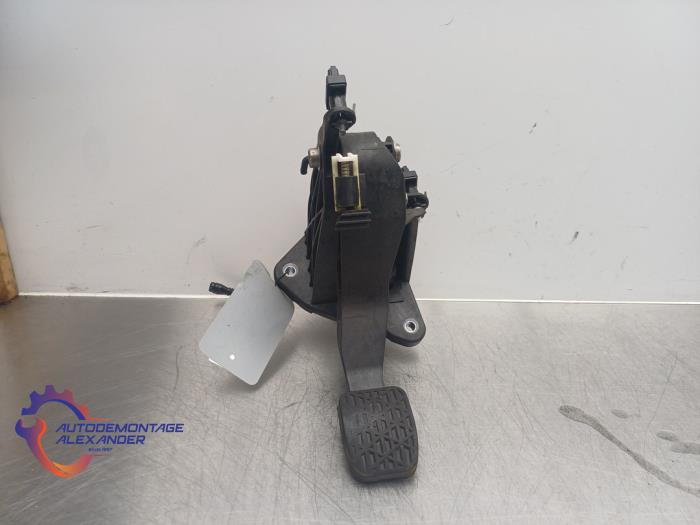 Używane Pedal sprzegla Mercedes A (W176) 1.6 A-180 16V Cena na żądanie oferowane przez Alexander Autodemontage