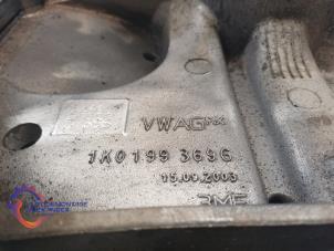 Underram från en Volkswagen Touran (1T1/T2) 1.9 TDI 105 Euro 3 2007