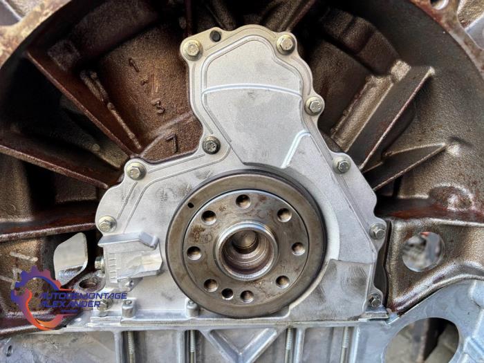 Engine from a Land Rover Range Rover IV (LG) 3.0 TDV6 24V 2025