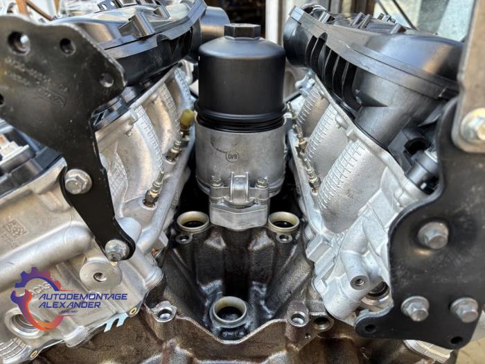 Engine from a Land Rover Range Rover IV (LG) 3.0 TDV6 24V 2025