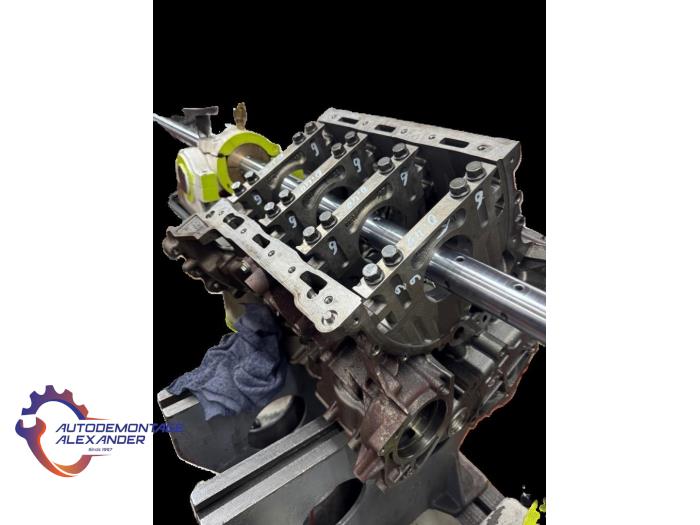 Engine from a Land Rover Range Rover IV (LG) 3.0 TDV6 24V 2025