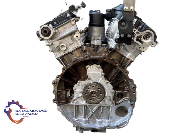 Engine from a Land Rover Range Rover IV (LG) 3.0 TDV6 24V 2025