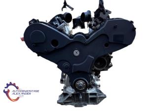Engine from a Land Rover Range Rover IV (LG) 3.0 TDV6 24V 2025