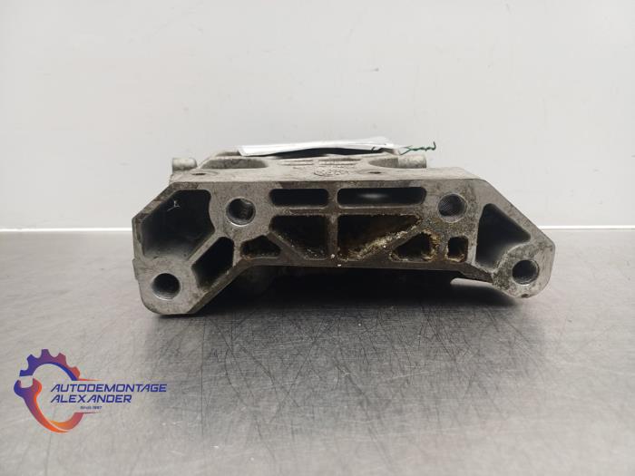 Used Engine mount Jaguar XJ (X351) 5.0 V8 32V Price on request offered by Alexander Autodemontage