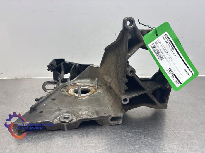 Usagé Support dynamo bas Opel Insignia Sports Tourer 2.0 CDTI 16V 130 ecoFLEX Prix sur demande proposé par Alexander Autodemontage