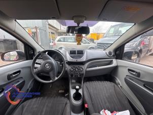 Usados Luz interior delante Nissan Pixo (D31S) 1.0 12V Precio de solicitud ofrecido por Alexander Autodemontage