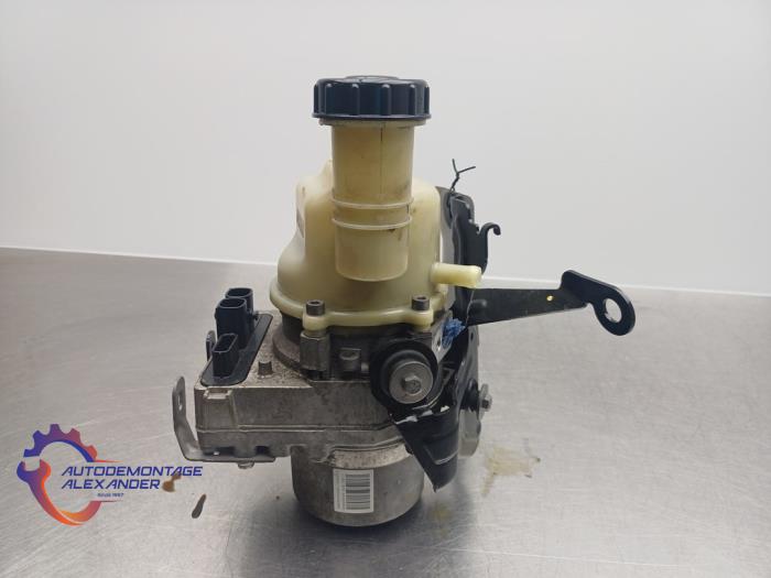 Usagé Pompe de direction Dacia Logan MCV II/III/Sandero Wagon 0.9 TCE 12V Prix € 200,00 Prix TTC proposé par Alexander Autodemontage