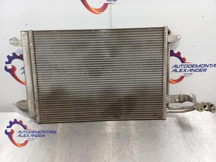 Usagé Condenseur de climatisation Volkswagen Caddy III (2KA,2KH,2CA,2CH) 1.6 TDI 16V Prix € 24,99 Règlement à la marge proposé par Alexander Autodemontage