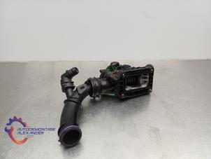 Używane Obudowa termostatu Ford Focus 4 1.5 EcoBlue 120 Cena na żądanie oferowane przez Alexander Autodemontage