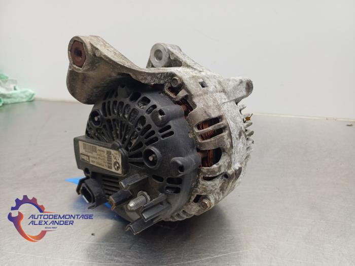 Dynamo från en BMW 7 serie (E65/E66/E67) 730d,Ld 3.0 24V 2005