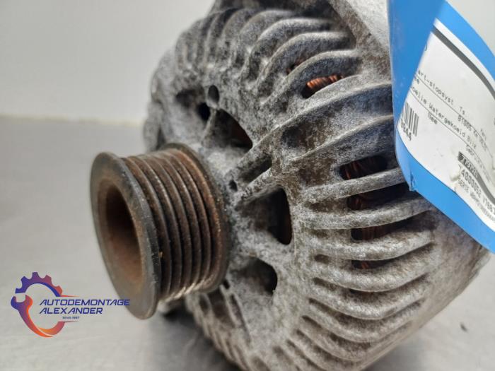 Dynamo från en BMW 7 serie (E65/E66/E67) 730d,Ld 3.0 24V 2005
