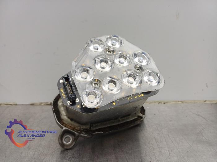 Używane Modułowy reflektor LED BMW 5 serie (F10) 520i 16V Cena € 59,99 Z VAT oferowane przez Alexander Autodemontage