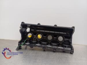 Ventildeckel van een Opel Zafira (M75) 1.7 CDTi 16V 2008