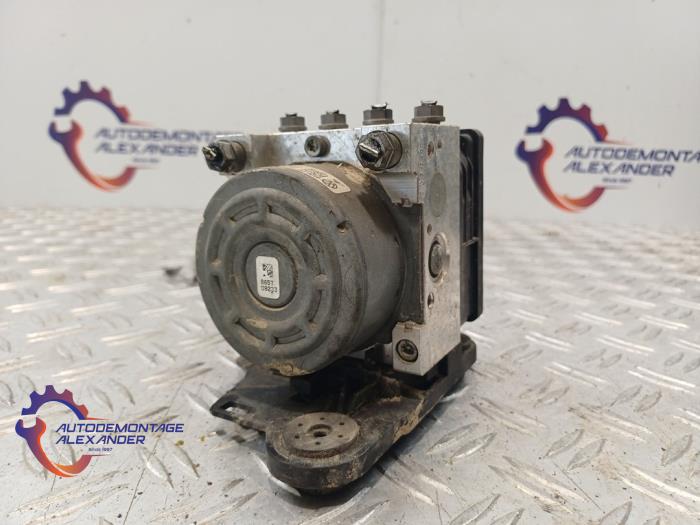 Begagnade ABS-pump Volkswagen Golf VII (AUA) 1.6 TDI BlueMotion 16V Pris € 50,00 Inklusive moms erbjuds av Alexander Autodemontage