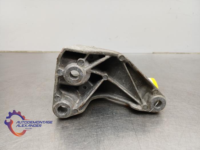 Used Engine mount Ford B-Max (JK8) 1.0 EcoBoost 12V 100 Price on request offered by Alexander Autodemontage