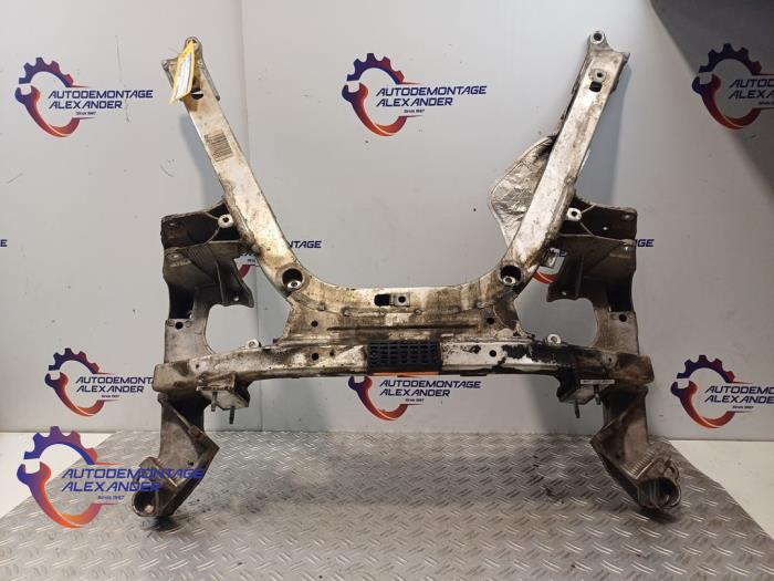 Used Subframe BMW 7 serie (E65/E66/E67) 730d,Ld 3.0 24V Price on request offered by Alexander Autodemontage