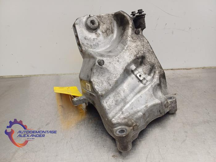 Used Engine mount Mercedes C Estate (S205) C-200 BlueTEC, C-200 d 1.6 16V Price € 49,99 Inclusive VAT offered by Alexander Autodemontage