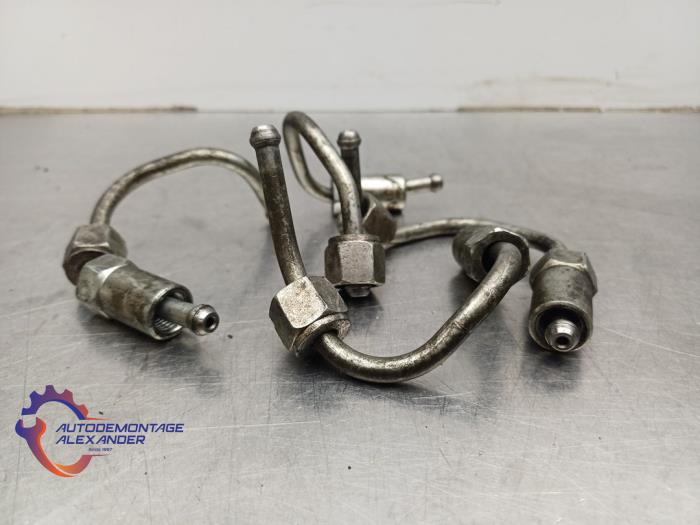 Gebrauchte Dieselleitung Set Opel Astra J Sports Tourer (PD8/PE8/PF8) 1.7 CDTi 16V Preis auf Anfrage angeboten von Alexander Autodemontage