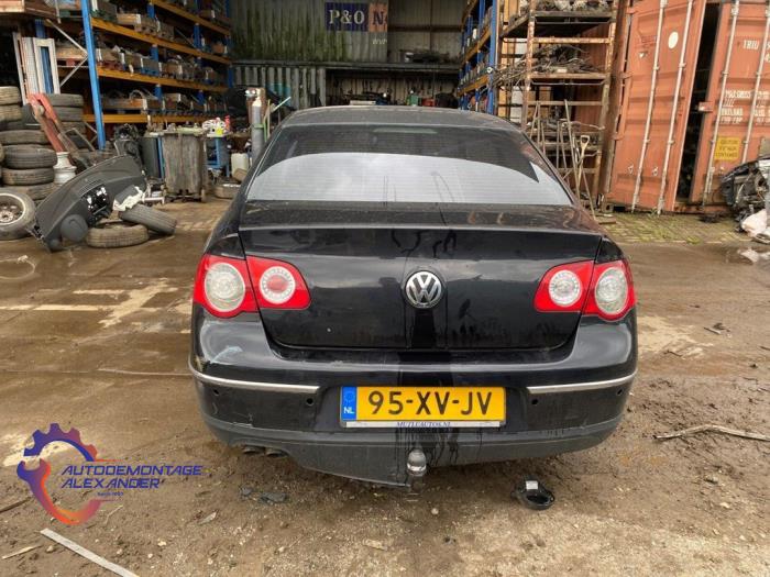 Gebrauchte Lenksäule Kappe Volkswagen Passat (3C2) 2.0 TDI 140 Preis € 19,99 Mit Mehrwertsteuer angeboten von Alexander Autodemontage