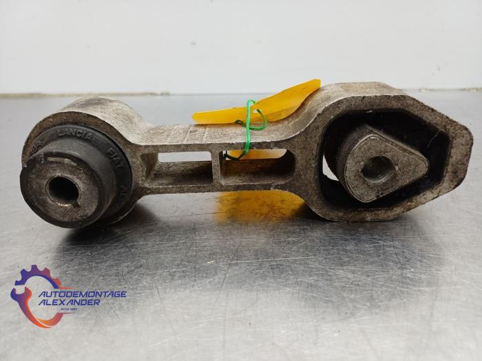 Used Engine mount Fiat Panda (312) 0.9 TwinAir 65 Price on request offered by Alexander Autodemontage