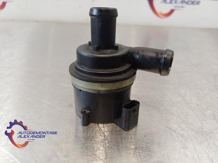 Begagnade Vattenpump Volkswagen Polo V (6R) 1.6 TDI 16V 105 Pris på förfrågan erbjuds av Alexander Autodemontage