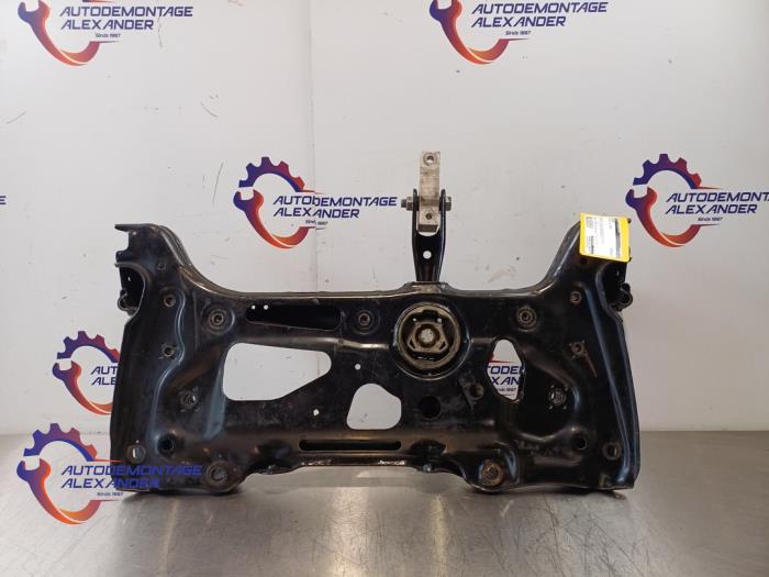 Used Subframe Volkswagen Golf VII Variant (AUVV) 1.6 TDI 16V Price on request offered by Alexander Autodemontage