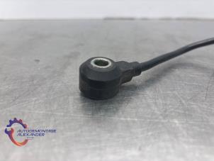 Klopfsensor van een BMW 3 serie (E90) 318i 16V 2010