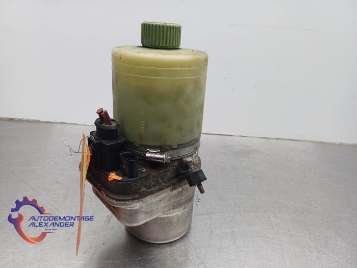 Used Power steering pump Volkswagen Polo IV (9N1/2/3) 1.4 TDI 70 Price € 120,00 Margin scheme offered by Alexander Autodemontage