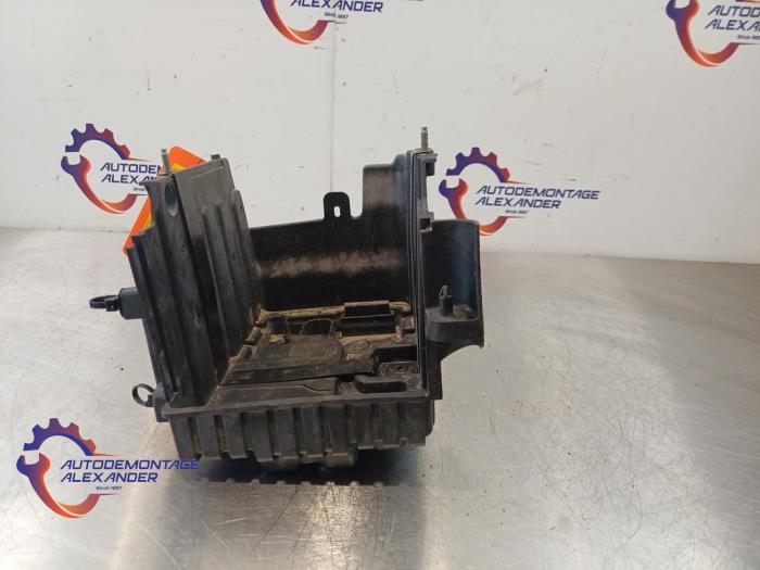 Begagnade Batterilåda Ford Transit Courier 1.0 Ti-VCT EcoBoost 12V Pris € 39,99 Inklusive moms erbjuds av Alexander Autodemontage