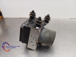 ABS-pump från en Audi A4 Avant (B8) 2.0 TDI 16V 2008