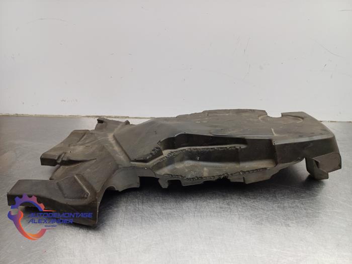 Gebrauchte Abdeckblech Motor BMW 3 serie Touring (F31) 328i 2.0 16V Preis € 40,00 Mit Mehrwertsteuer angeboten von Alexander Autodemontage