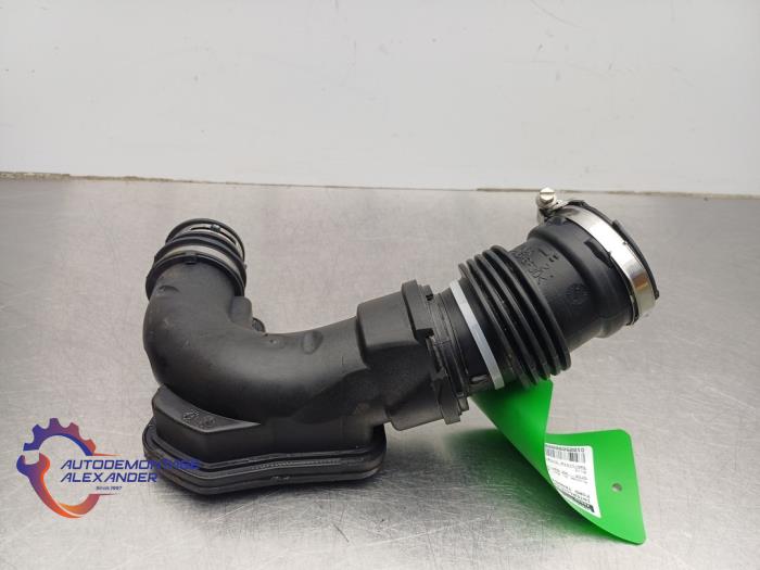 Intercooler Rohr van een Ford Transit Courier 1.0 Ti-VCT EcoBoost 12V 2019