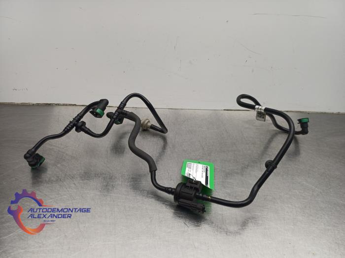 Usagé Conduit de carburant Ford Transit Courier 1.0 Ti-VCT EcoBoost 12V Prix € 69,99 Prix TTC proposé par Alexander Autodemontage
