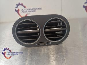 Usagé Grille aération tableau de bord Volkswagen Golf Plus (5M1/1KP) 1.6 TDI 16V 105 Prix € 25,00 Prix TTC proposé par Alexander Autodemontage
