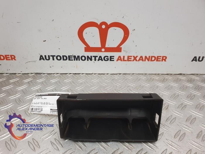 Begagnade Lufttratt Seat Ibiza IV (6J5) 1.2 12V Pris € 10,00 Marginaltabell erbjuds av Alexander Autodemontage