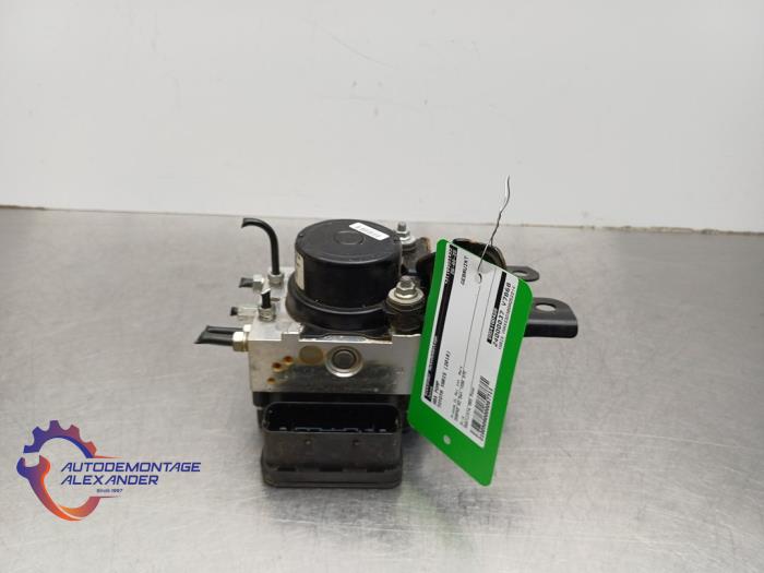 Begagnade ABS-pump Toyota Yaris III (P13) 1.5 16V Dual VVT-iE Pris € 99,99 Inklusive moms erbjuds av Alexander Autodemontage