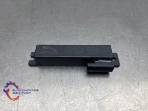 Usados Entrada sin llave-Antenne Landrover Range Rover IV (LG) 4.4 SDV8 32V Precio € 25,00 IVA incluido ofrecido por Alexander Autodemontage